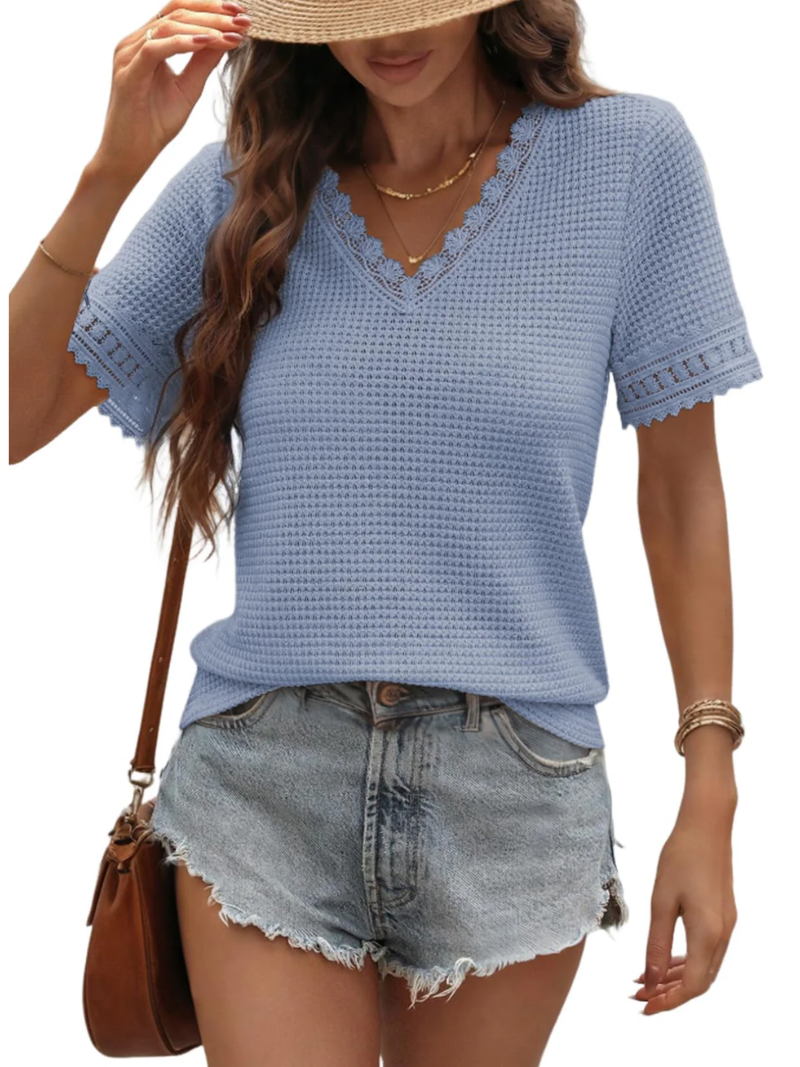 Mila – Blouse élégante avec décolleté en V