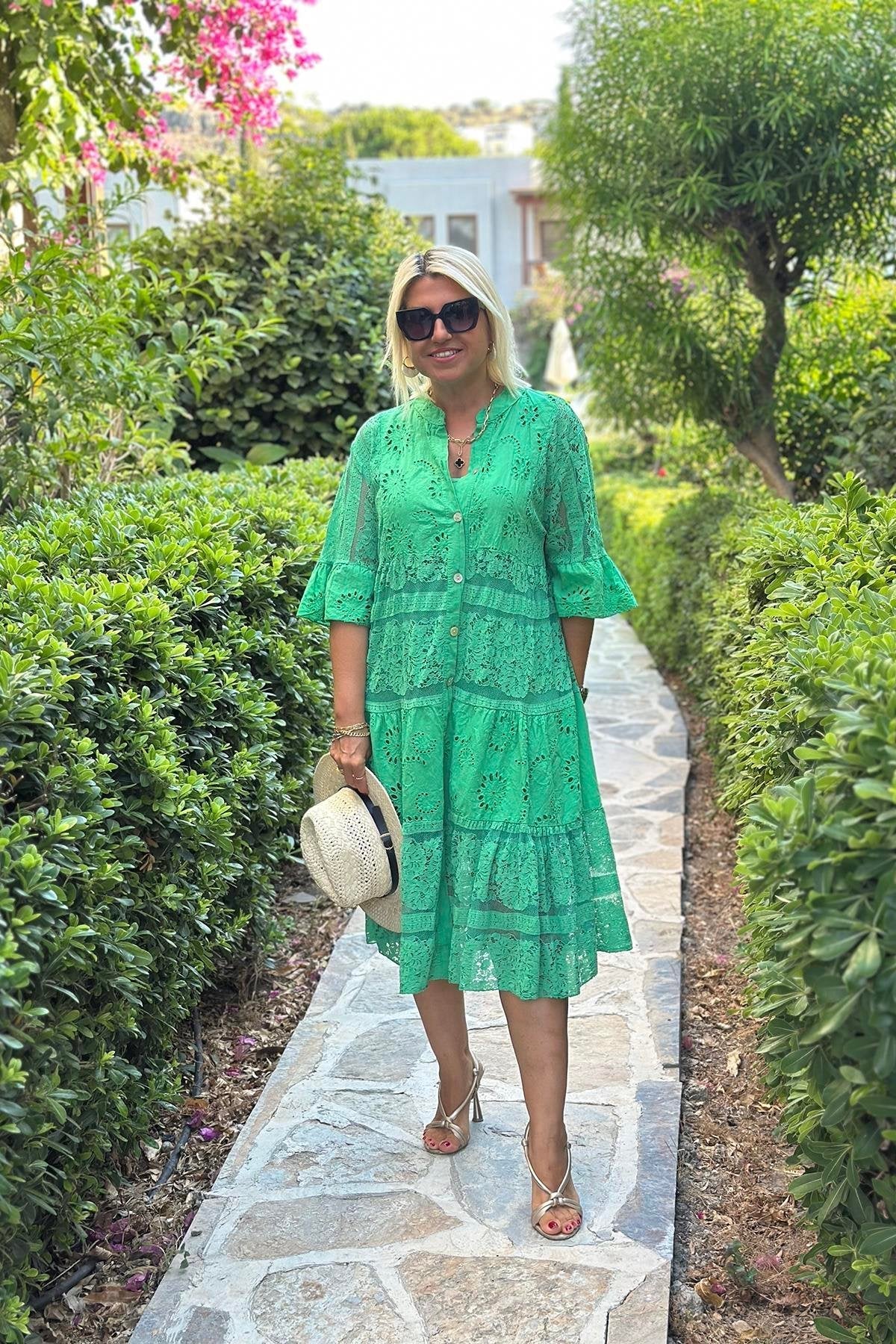 Mirelle – Robe intemporelle avec des détails raffinés