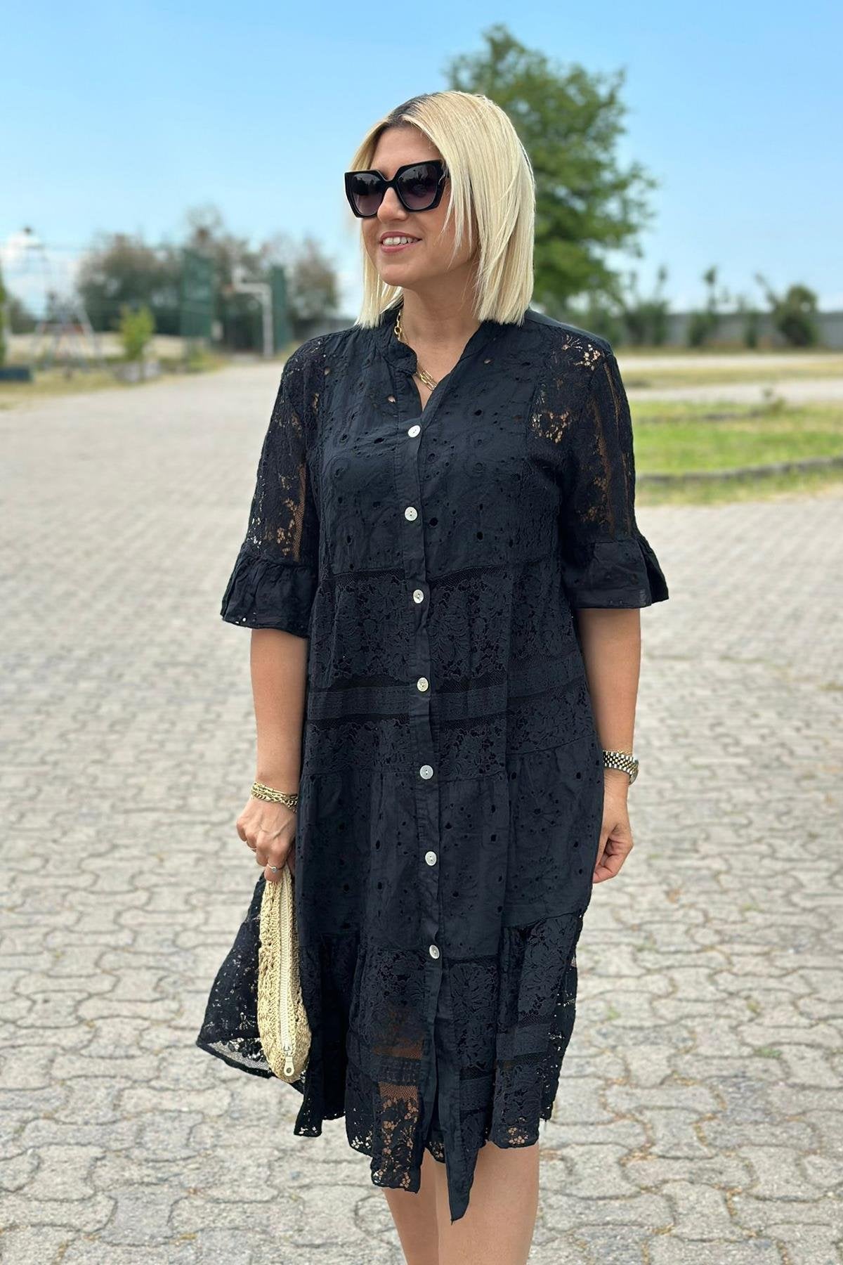 Mirelle – Robe intemporelle avec des détails raffinés