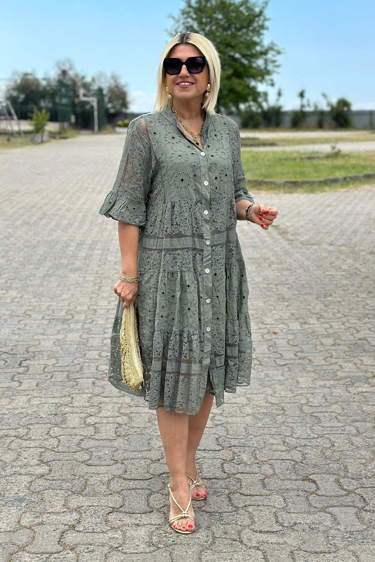 Mirelle – Robe intemporelle avec des détails raffinés