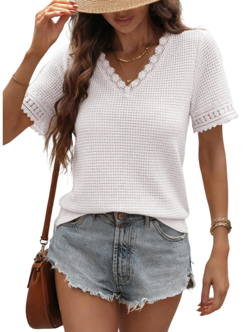 Mila – Blouse élégante avec décolleté en V
