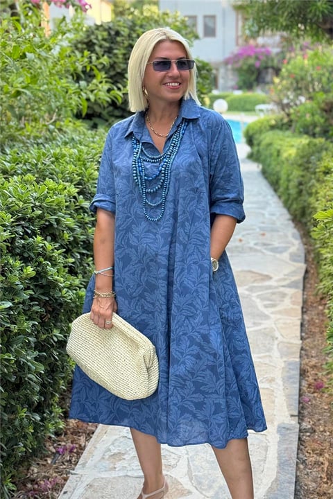 Nora – Robe avec Motif Feuillage et Apparence Décontractée